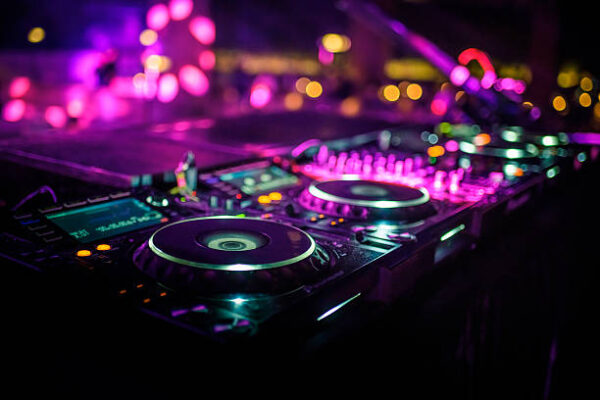 DJ