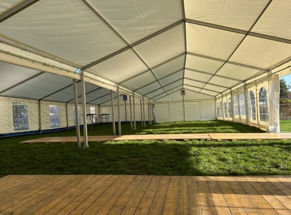12 x 21 Aluminium constructietent ( 2x tent gekoppeld van 6x21 )